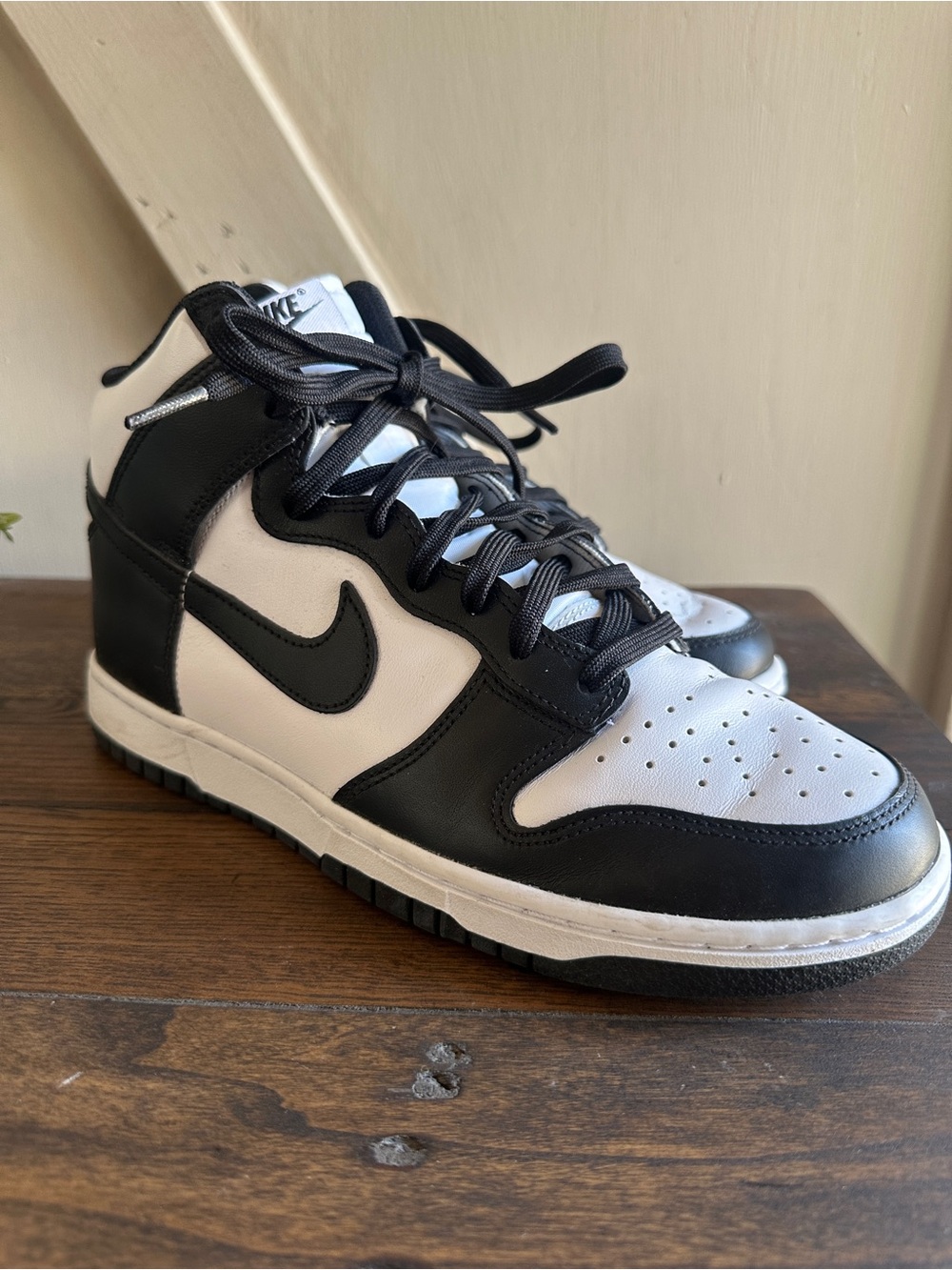 Nike Dunk High Retro Black White “Panda” Men’s Size 9 DD1399-105